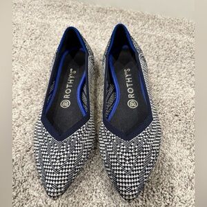 Rothy's Women's Houndstooth Flats in Black and Blue